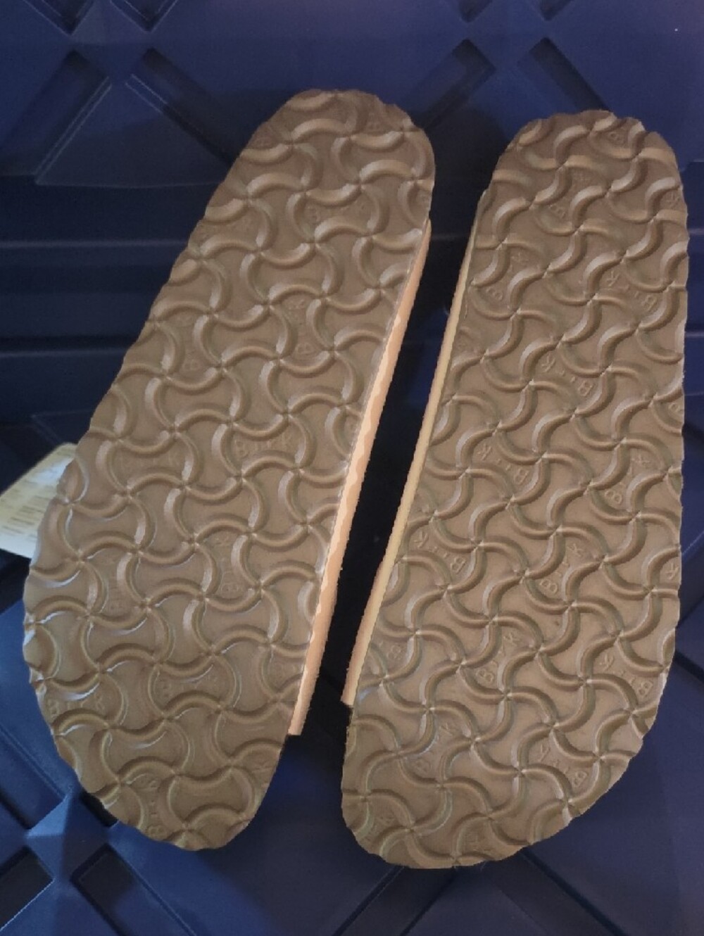 Birkenstock Arizona Vegan Sandals - Womens Size 8 or 39 - NWT - Picture 6 of 8